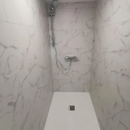 Avec Jacuzzi Le Carinu Hébergement de vacances *